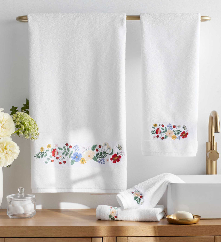 Embroidered Bath Towel - Strawberry Fields – Rifle Paper Co