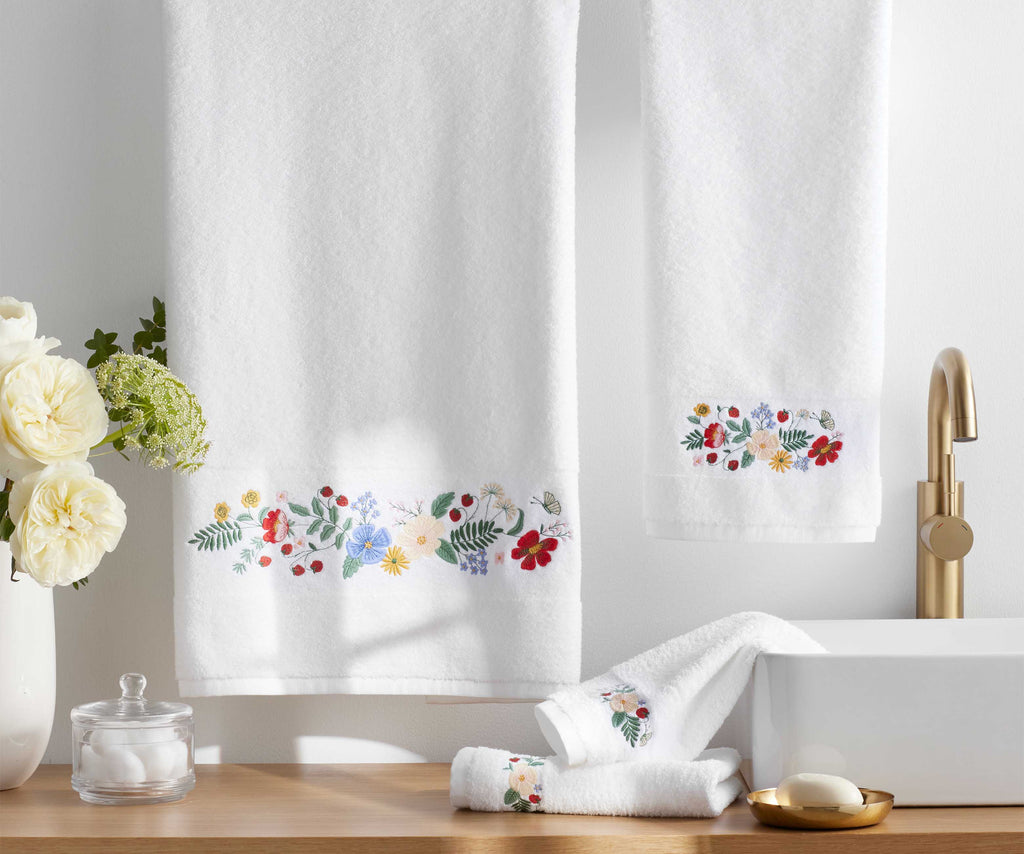 Embroidered Bath Towel - Strawberry Fields – Rifle Paper Co