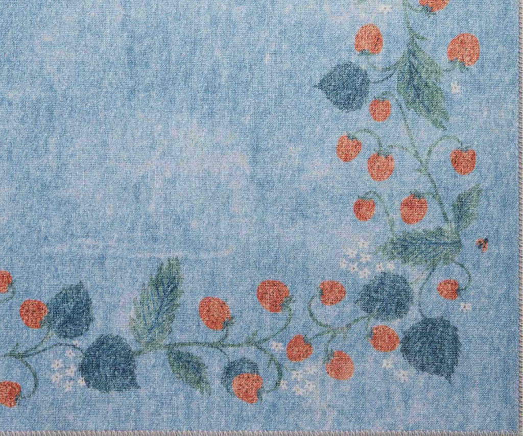 【未使用】FloralVinesTribalRug120×170 Atelier Strawberries Non-Slip Rug - Periwinkle – Rifle Paper Co