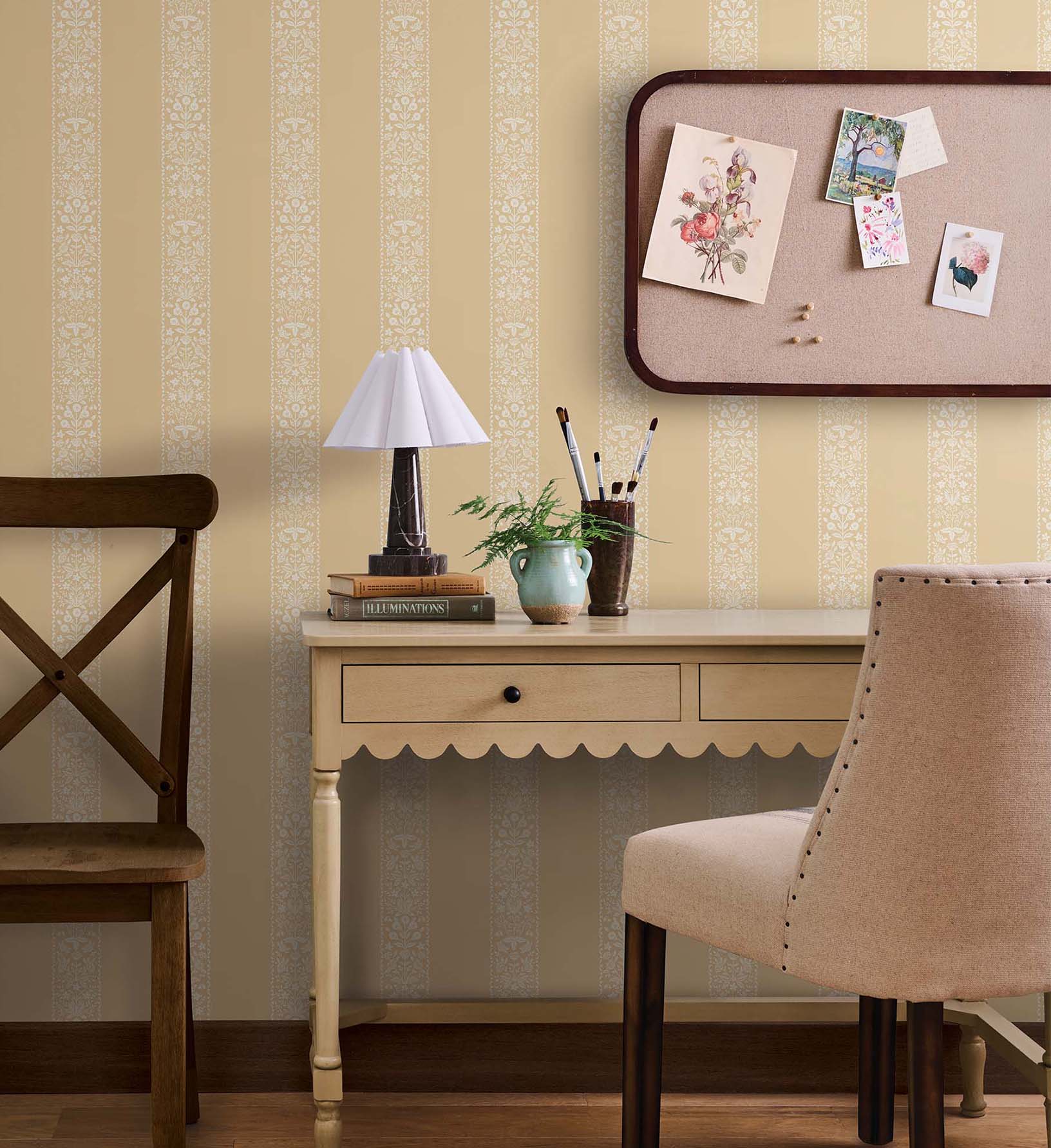 Estee Stripe Wallpaper - Gold