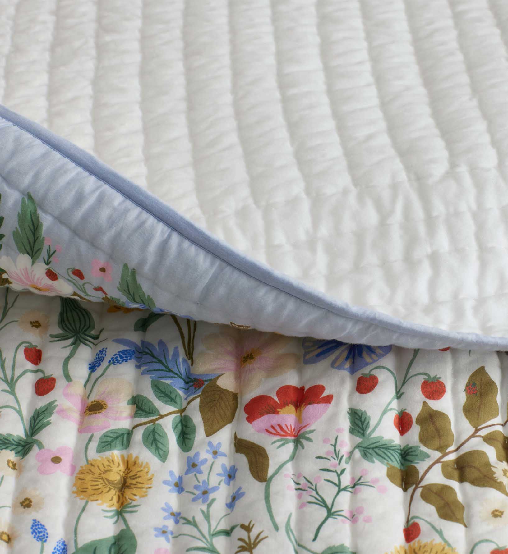 Cotton Quilt - Strawberry Fields