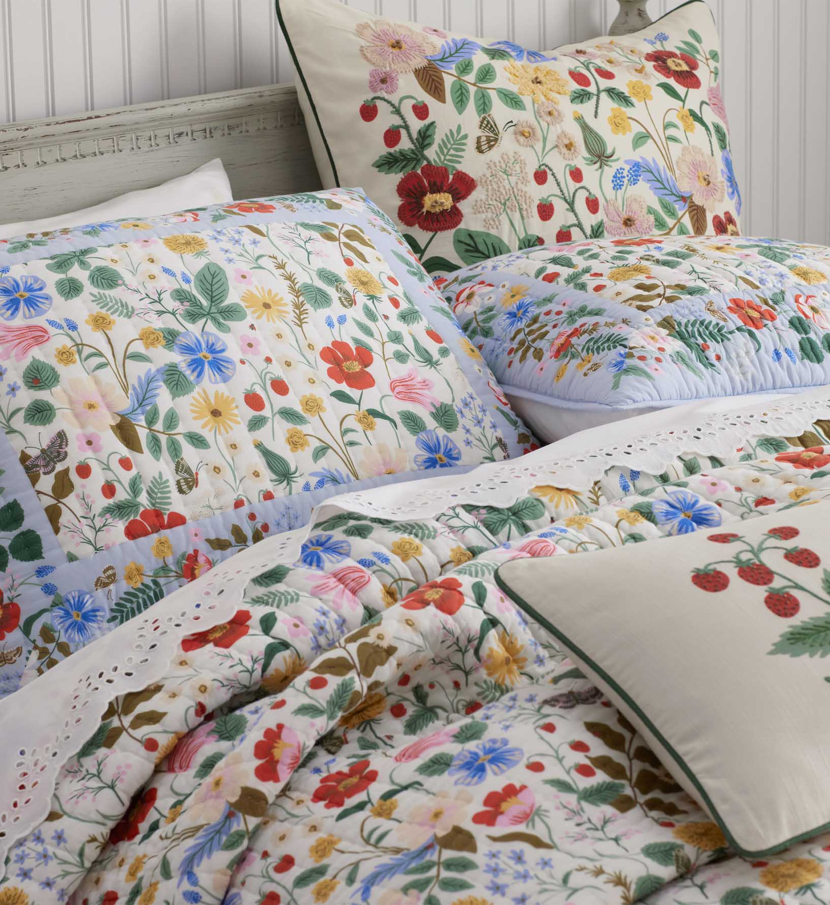 Cotton Quilt - Strawberry Fields