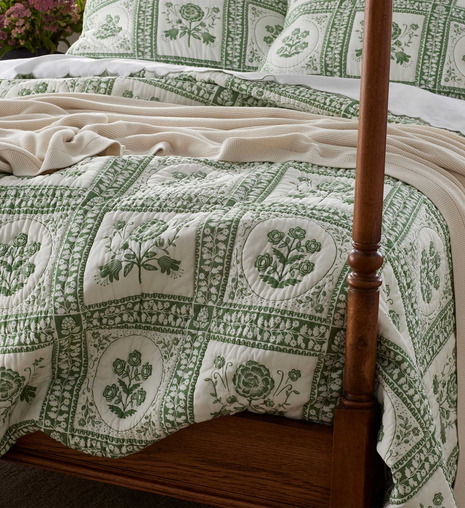 Cotton Quilt - Artichoke Garden