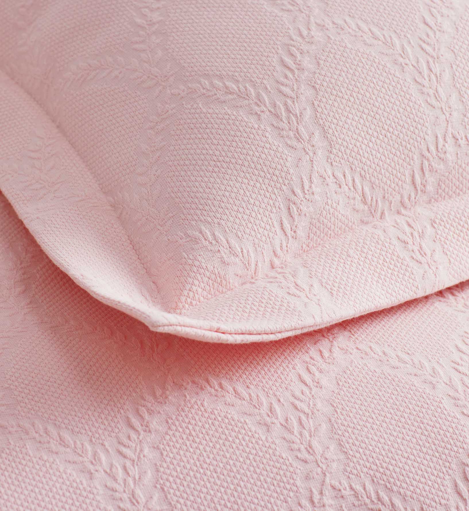Matelassé Coverlet Sham - Laurel Soft Pink