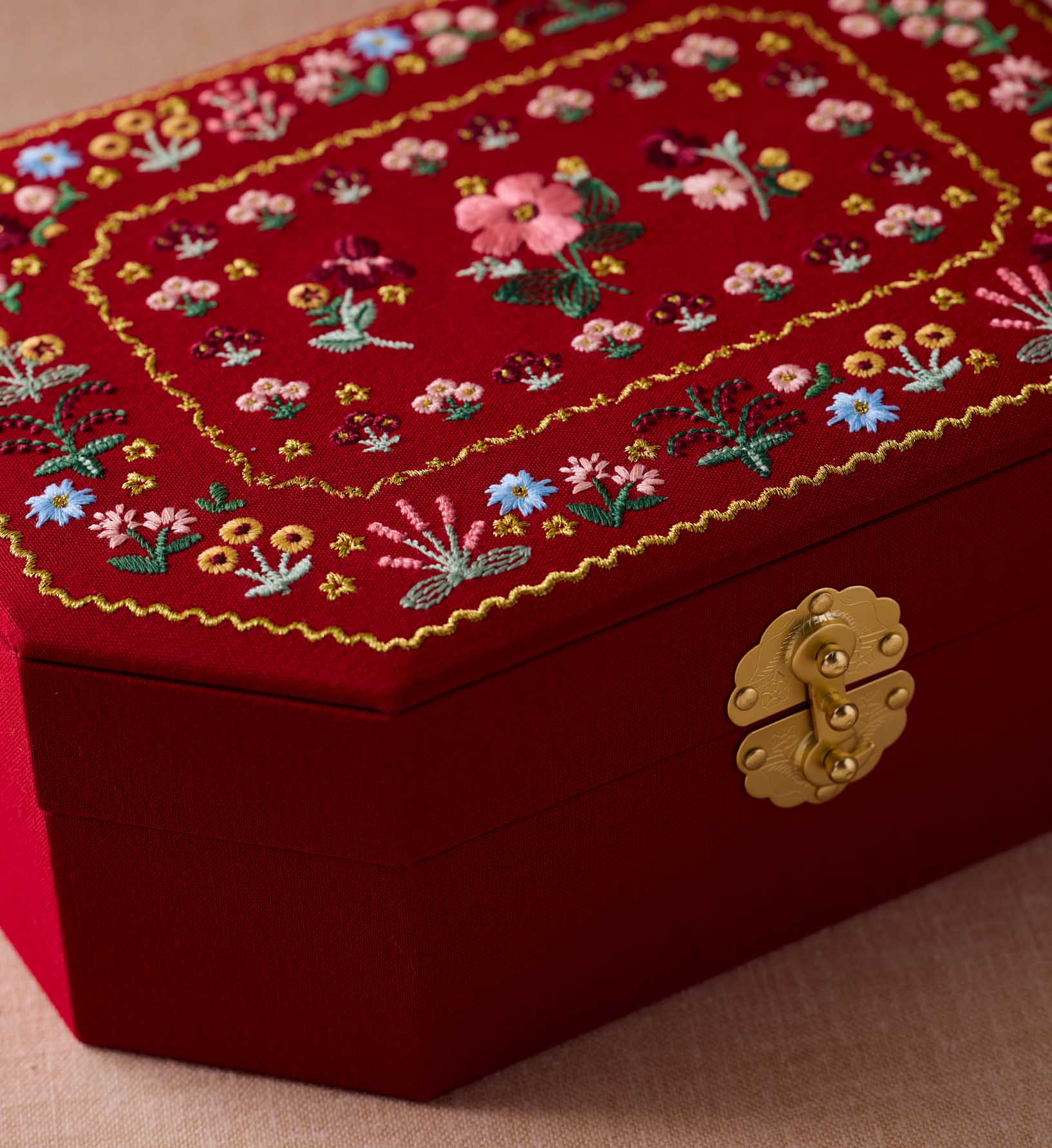 Embroidered Jewelry Box - Gemma