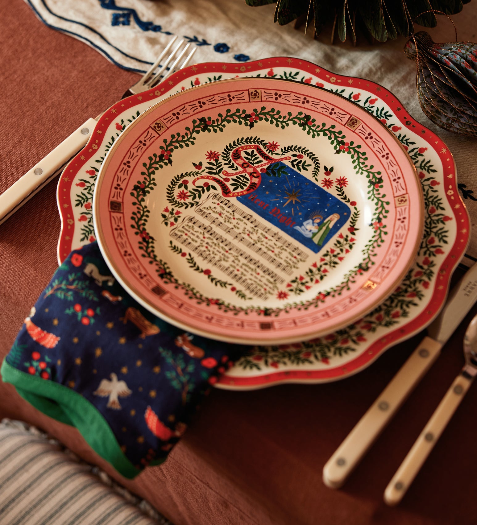 Porcelain Dessert Plate Set - Christmas Carols