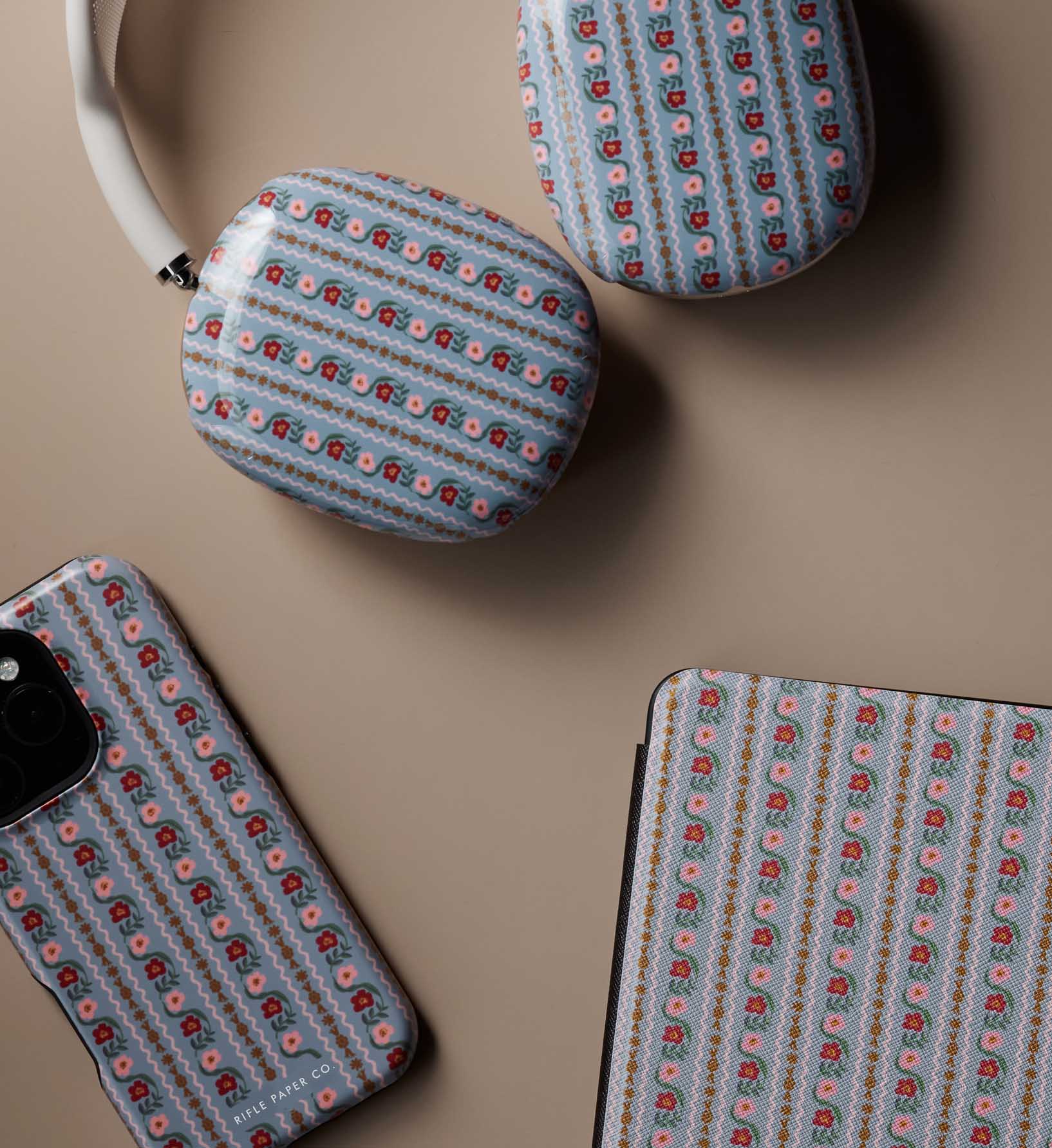 AirPods Max Case - Delphine