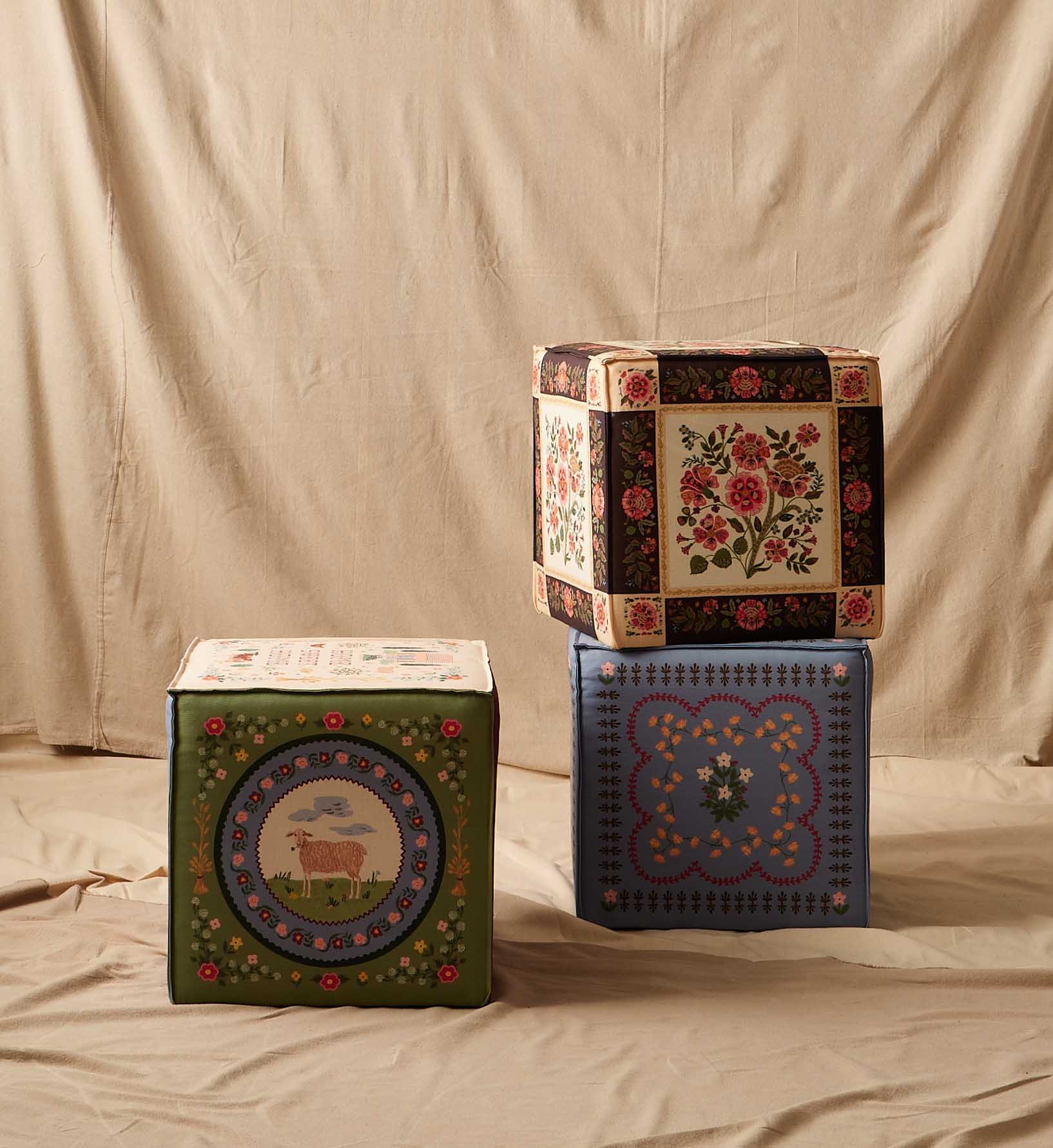 Bea Ottoman - Lottie