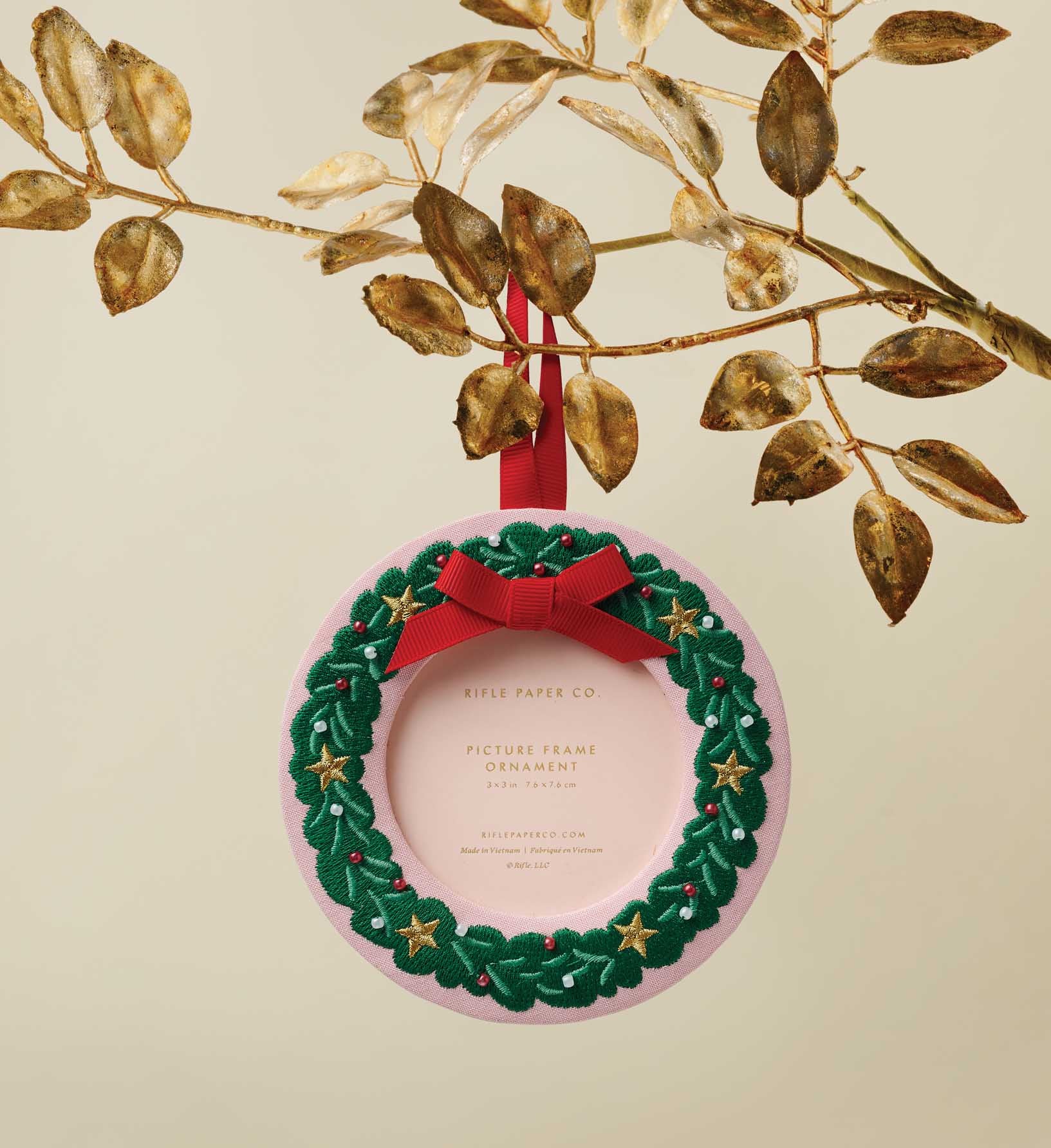 Embroidered Frame Ornament - Christmas Wreath