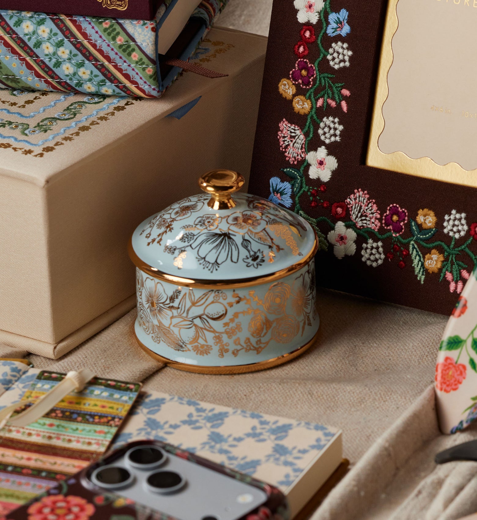 Round Porcelain Box - Colette
