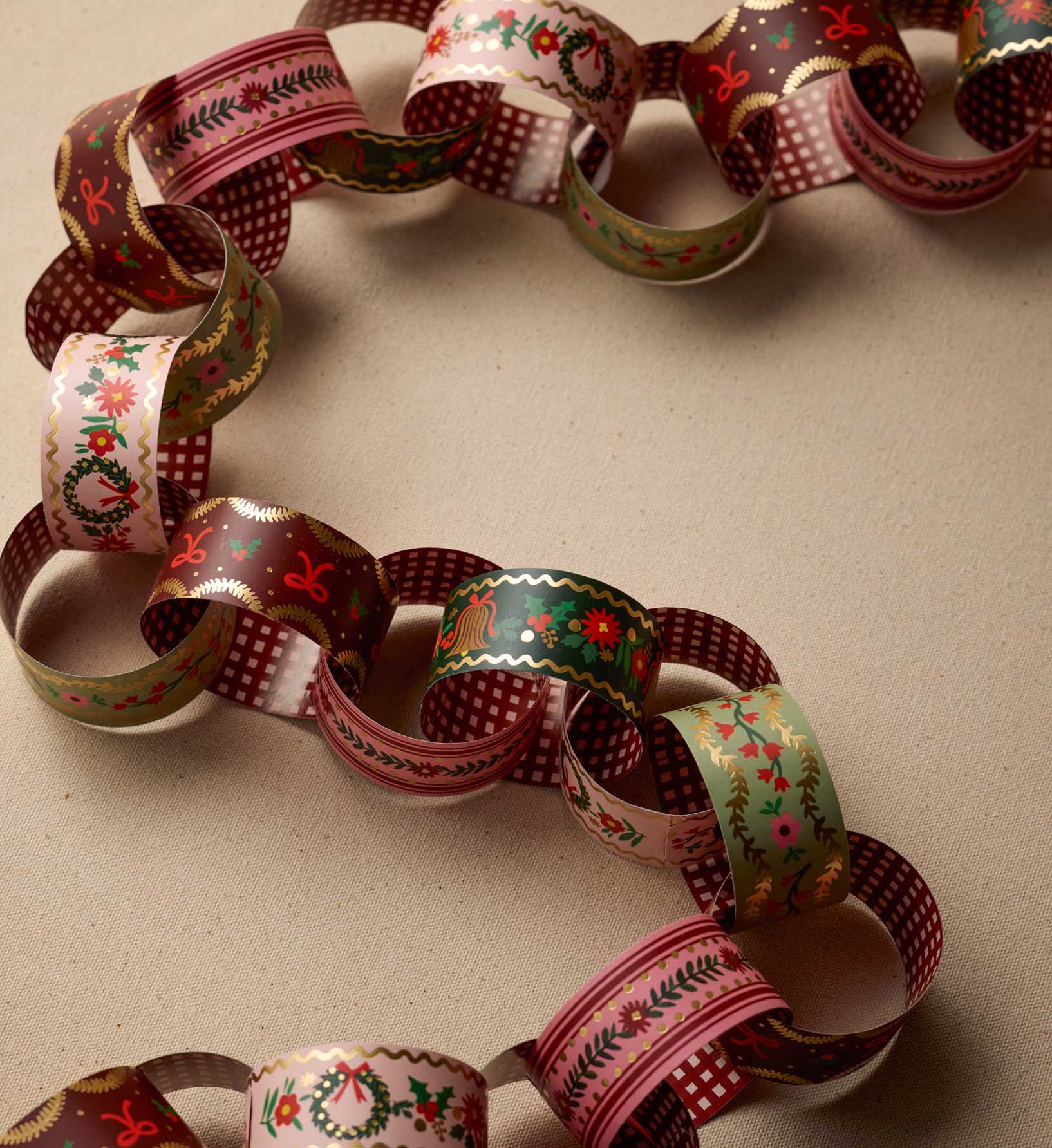 Paper Chain Kit - Holly Jolly