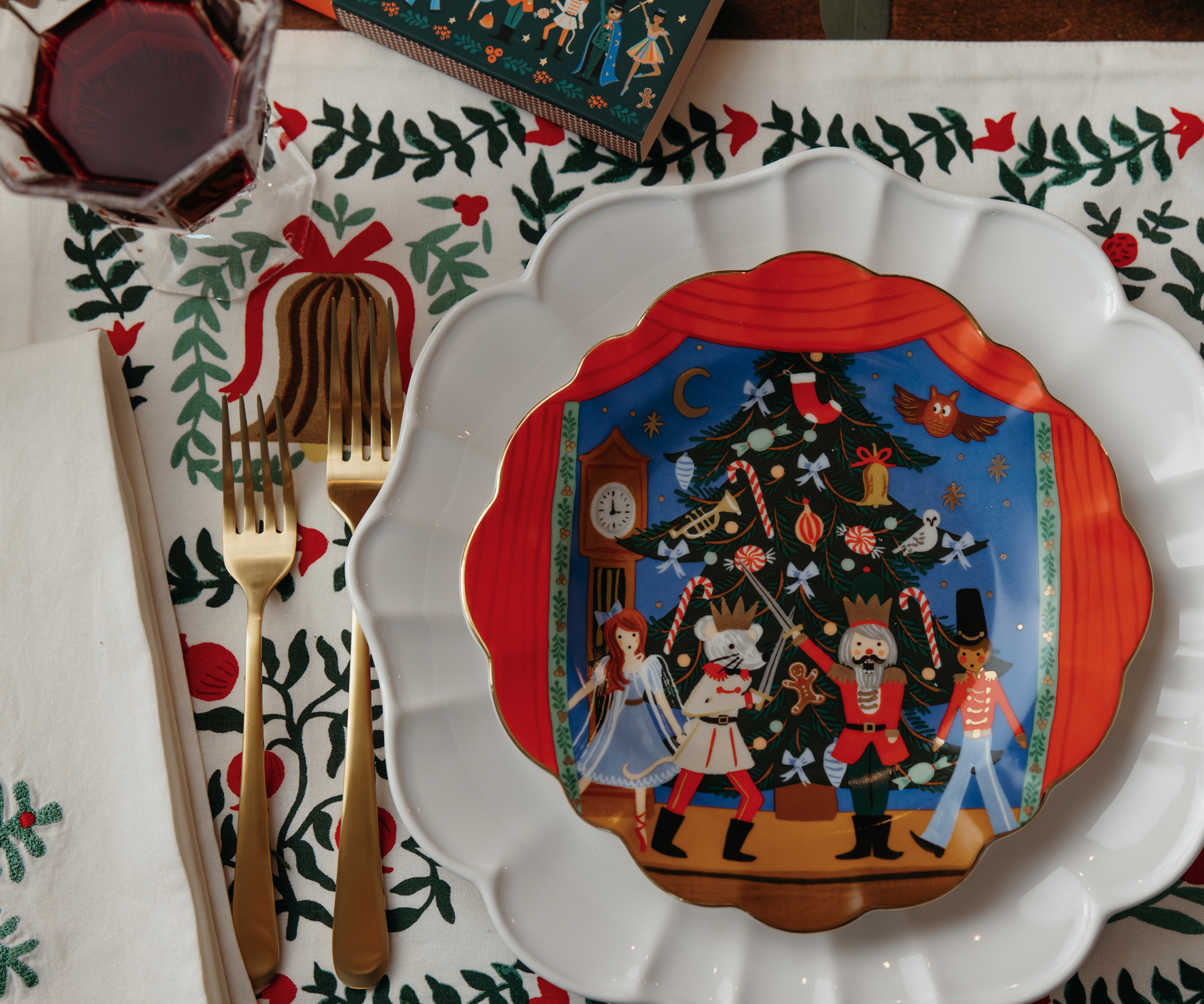 Porcelain Dessert Plate Set - Nutcracker
