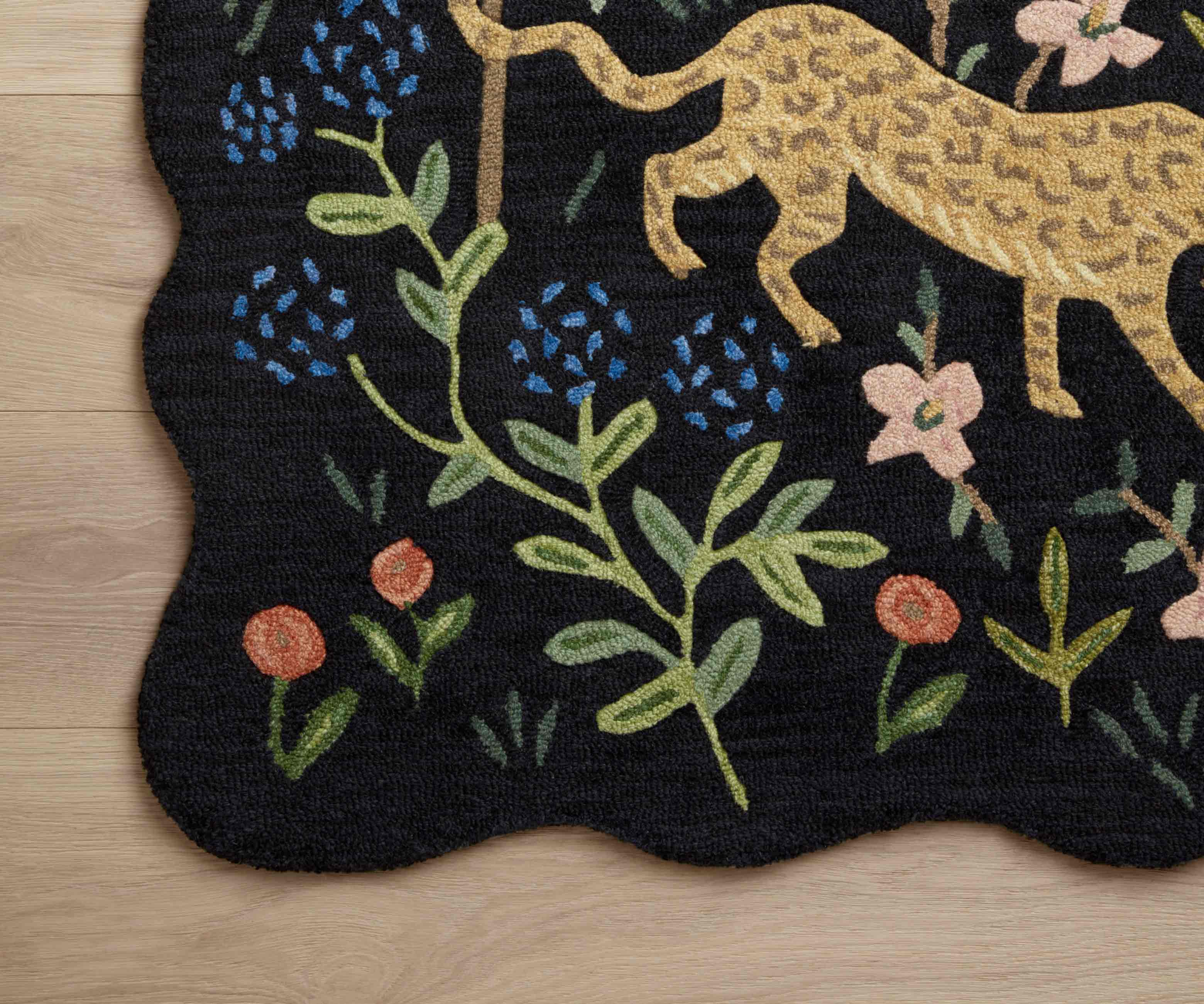 Menagerie Wool-Hooked Rug - Thumbnail 4